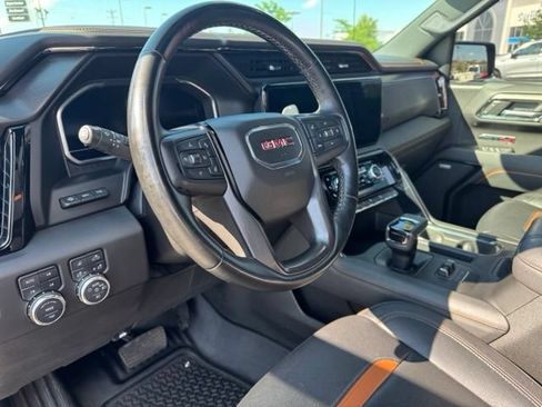 Used 2024 GMC Sierra 1500 AT4 w/ Technology Package AWD/4WD image 14