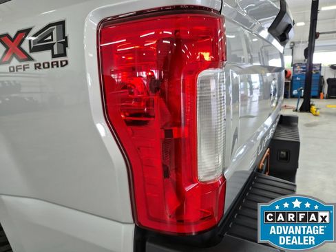 Used 2018 Ford F250 XLT w/ XLT Value Package AWD/4WD image 15