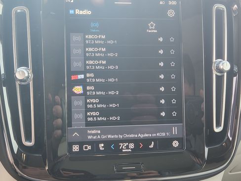 Certified 2023 Volvo XC40 B5 Plus w/ Driver Assist Package image 22