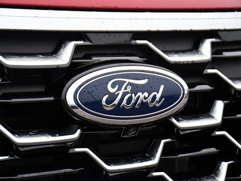 New 2026 Ford Explorer Platinum w/ LUX Leather Package AWD/4WD image 37