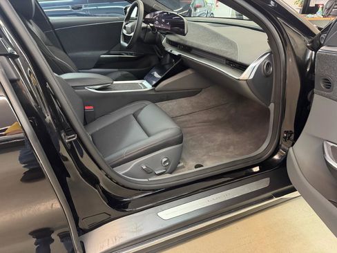Used 2023 Lucid Air Pure AWD/4WD image 3
