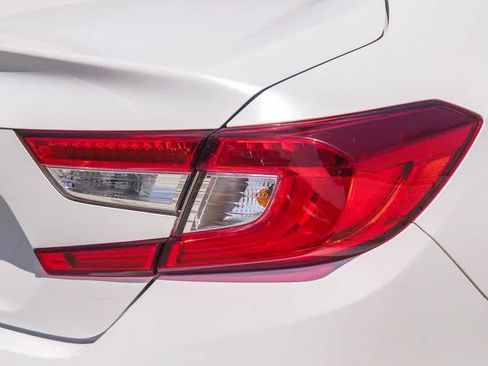 Used 2022 Honda Accord EX-L image 10