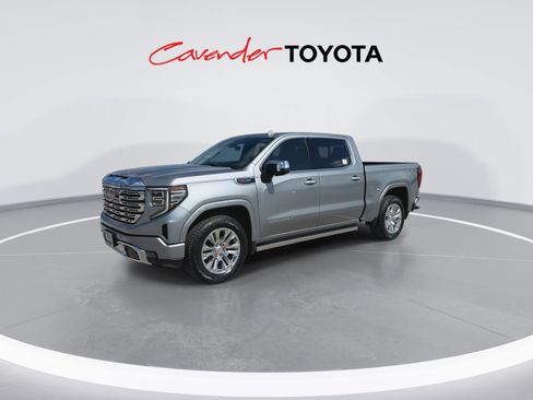 Used 2024 GMC Sierra 1500 Denali w/ Technology Package AWD/4WD image 4
