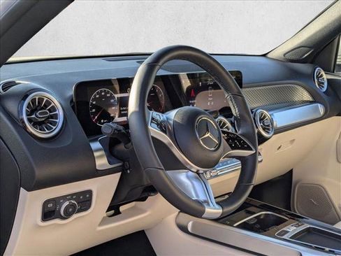 Certified 2025 Mercedes-Benz GLB 250 4MATIC image 9