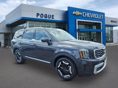 Used 2025 Kia Telluride S