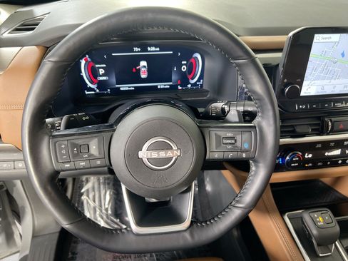 Used 2024 Nissan Pathfinder Platinum w/ Cargo Package AWD/4WD image 11