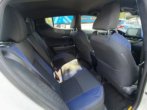 Used 2020 Toyota C-HR XLE FWD image 21