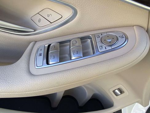 Used 2021 Mercedes-Benz GLC 300 4MATIC image 14