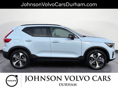 New 2026 Volvo XC40 B4 Plus w/ Climate Package image 2
