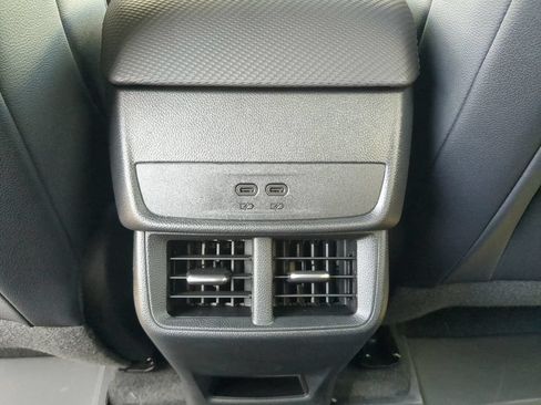 New 2026 Chevrolet Equinox LT w/ Convenience Package II AWD/4WD image 18