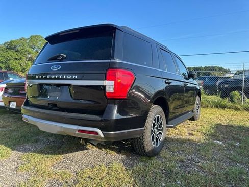 Used 2024 Ford Expedition XLT RWD image 4