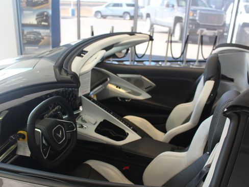 New 2024 Chevrolet Corvette Stingray Premium Conv w/ Z51 Performance Package RWD image 32