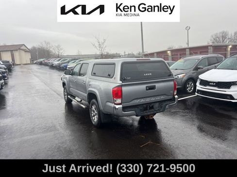 Used 2016 Toyota Tacoma SR5 image 7