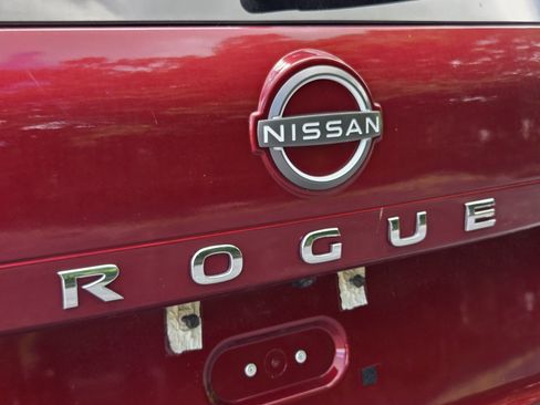 Used 2023 Nissan Rogue SV FWD image 14