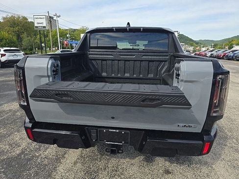 New 2025 GMC Hummer EV 3X image 8