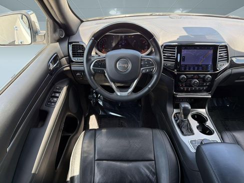 Used 2019 Jeep Grand Cherokee Overland AWD/4WD image 28