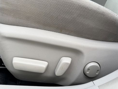 Used 2012 Toyota Camry LE image 16