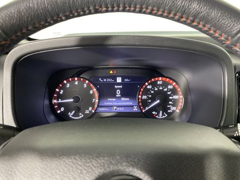 Used 2022 Nissan Frontier PRO-4X image 22