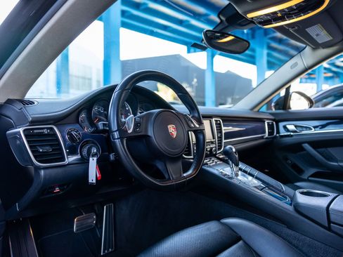 Used 2015 Porsche Panamera image 4