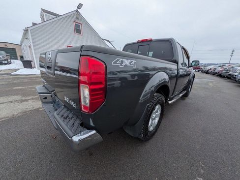 Used 2010 Nissan Frontier SE w/ SE Value Truck Pkg image 7