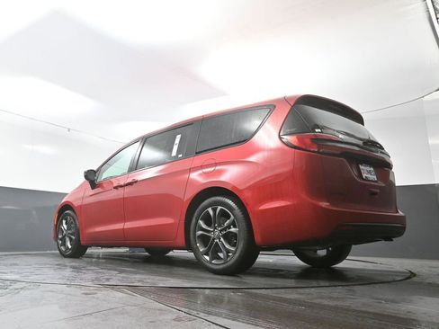 New 2026 Chrysler Pacifica Select image 52