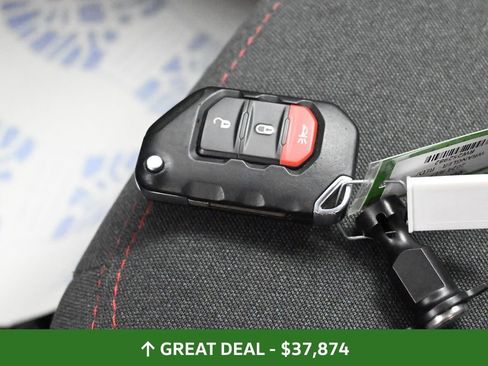 Used 2024 Jeep Wrangler Unlimited Rubicon image 31