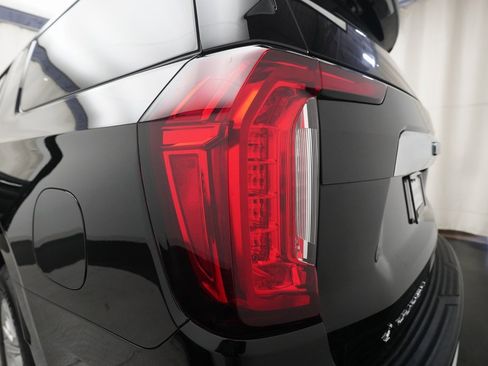 Used 2022 GMC Yukon XL Denali image 34