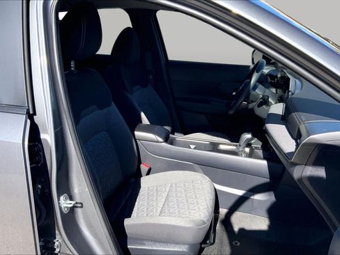Used 2026 Nissan Kicks SV w/ Charging Package FWD image 8