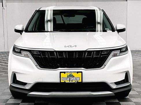 Used 2024 Kia Carnival LX image 4