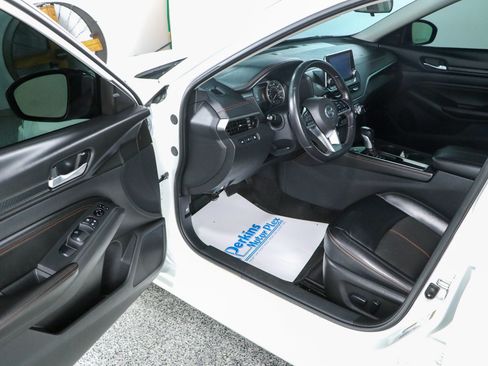 Used 2021 Nissan Altima 2.5 SR FWD image 3