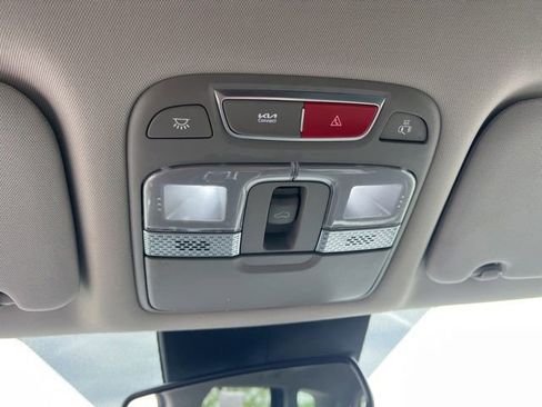 Used 2024 Kia Telluride EX w/ EX Captain's Chair Package AWD/4WD image 28