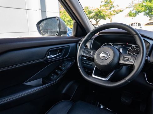 Used 2022 Nissan Rogue SV w/ SV Premium Package AWD/4WD image 11