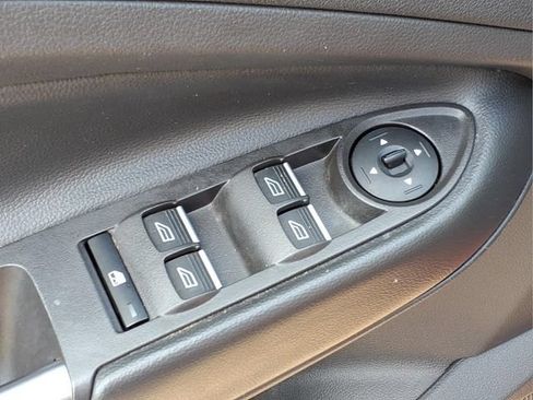 Used 2019 Ford Escape SEL AWD/4WD image 17