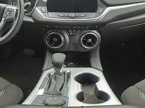 Used 2025 Chevrolet Blazer LT FWD image 19