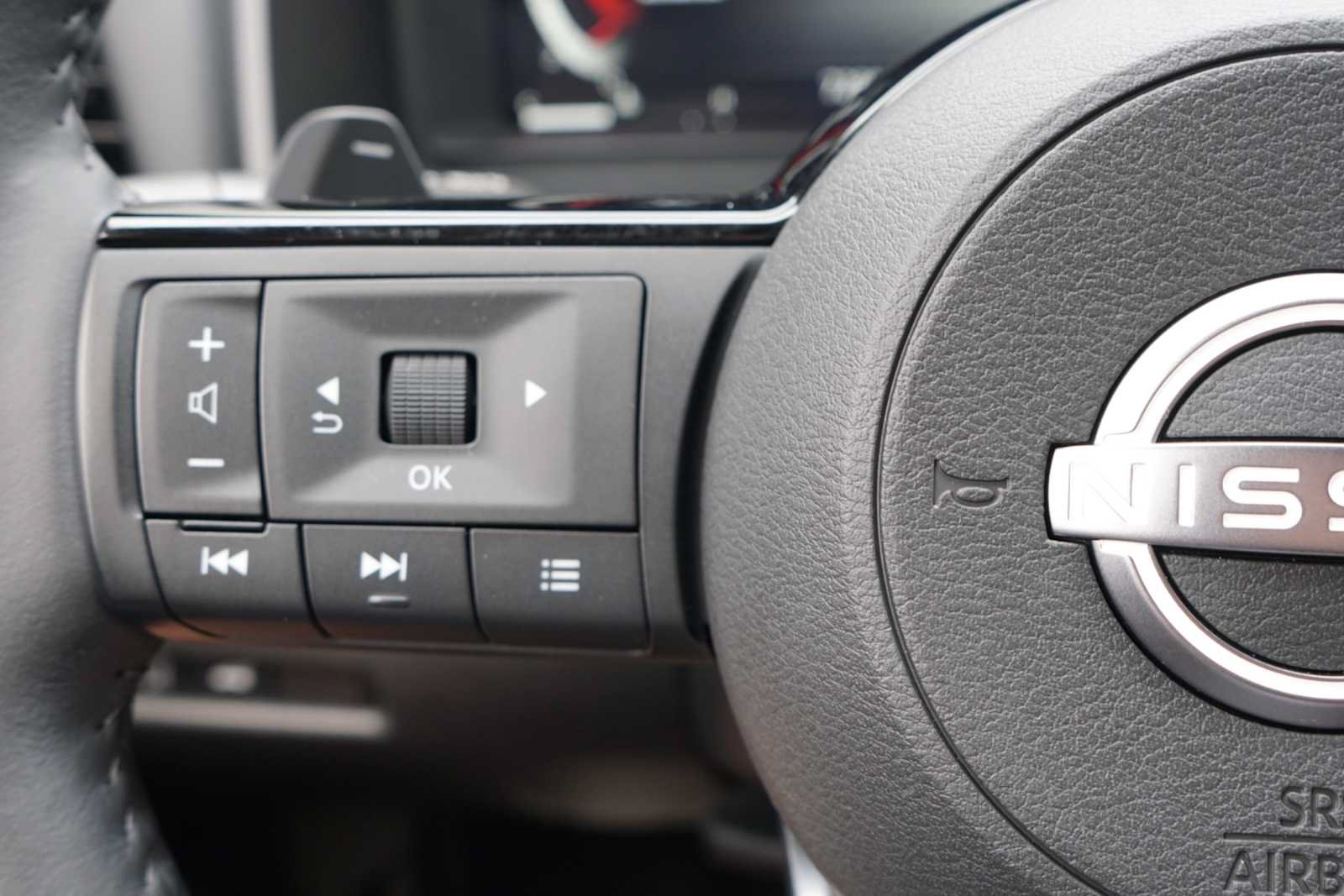 Used 2023 Nissan Rogue Platinum w/ Platinum Premium Package FWD image 13
