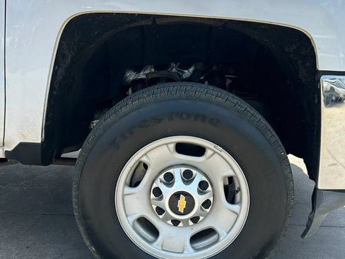 Used 2018 Chevrolet Silverado 2500 W/T AWD/4WD image 12