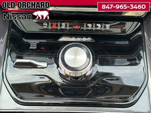 Used 2023 Jeep Wagoneer 4WD w/ Premium Group I image 17