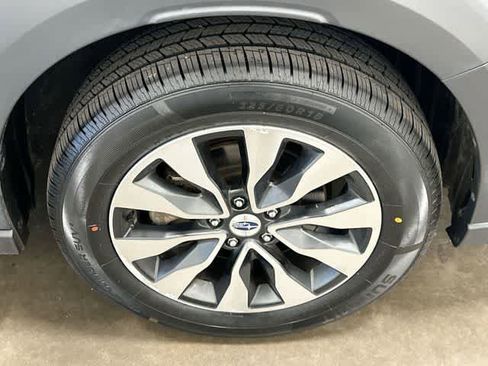 Used 2023 Subaru Outback Limited AWD/4WD image 5