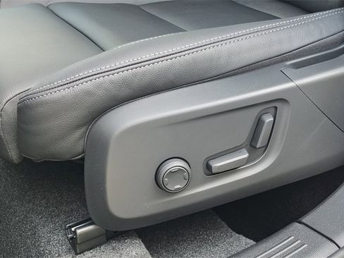 New 2026 Volvo XC40 B5 Plus w/ Climate Package image 10