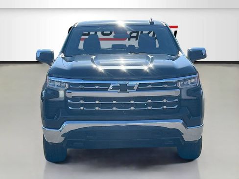 Used 2022 Chevrolet Silverado 1500 LT RWD image 2