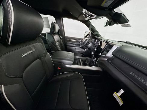 New 2026 RAM 1500 Laramie AWD/4WD image 22