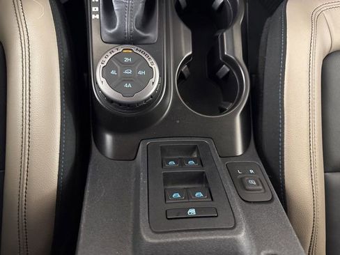 Used 2022 Ford Bronco Wildtrak image 17