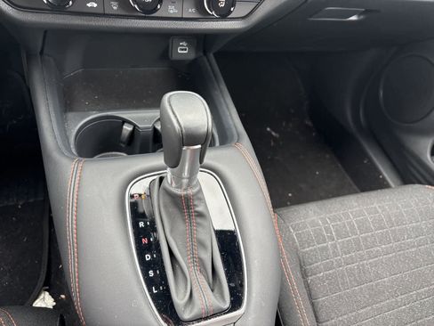 Used 2025 Honda HR-V Sport image 9