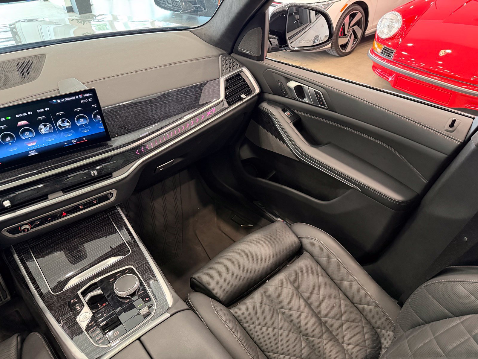 Used 2023 BMW X7 xDrive40i w/ M Sport Package AWD/4WD image 9
