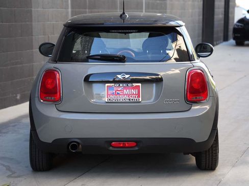 Used 2016 MINI Cooper 2-Door Hardtop image 4