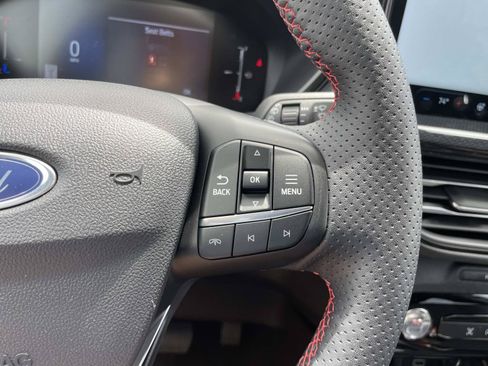 Used 2025 Ford Escape ST-Line w/ Tech Pack #1 FWD image 18