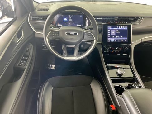 Used 2023 Jeep Grand Cherokee Altitude image 21