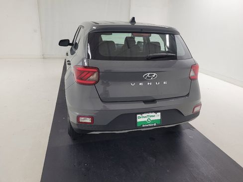 Used 2021 Hyundai Venue SE FWD image 6