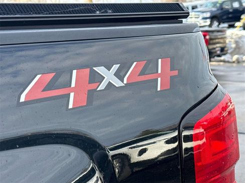 Used 2018 Chevrolet Silverado 1500 LT w/ All Star Edition image 8