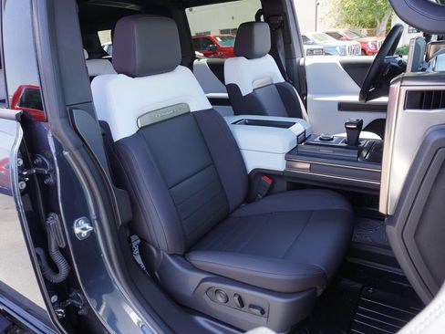 Certified 2025 GMC Hummer EV 3X AWD/4WD image 12